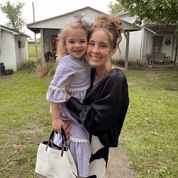 Meet your Posher, Nadalyn - Picture 2 of 8